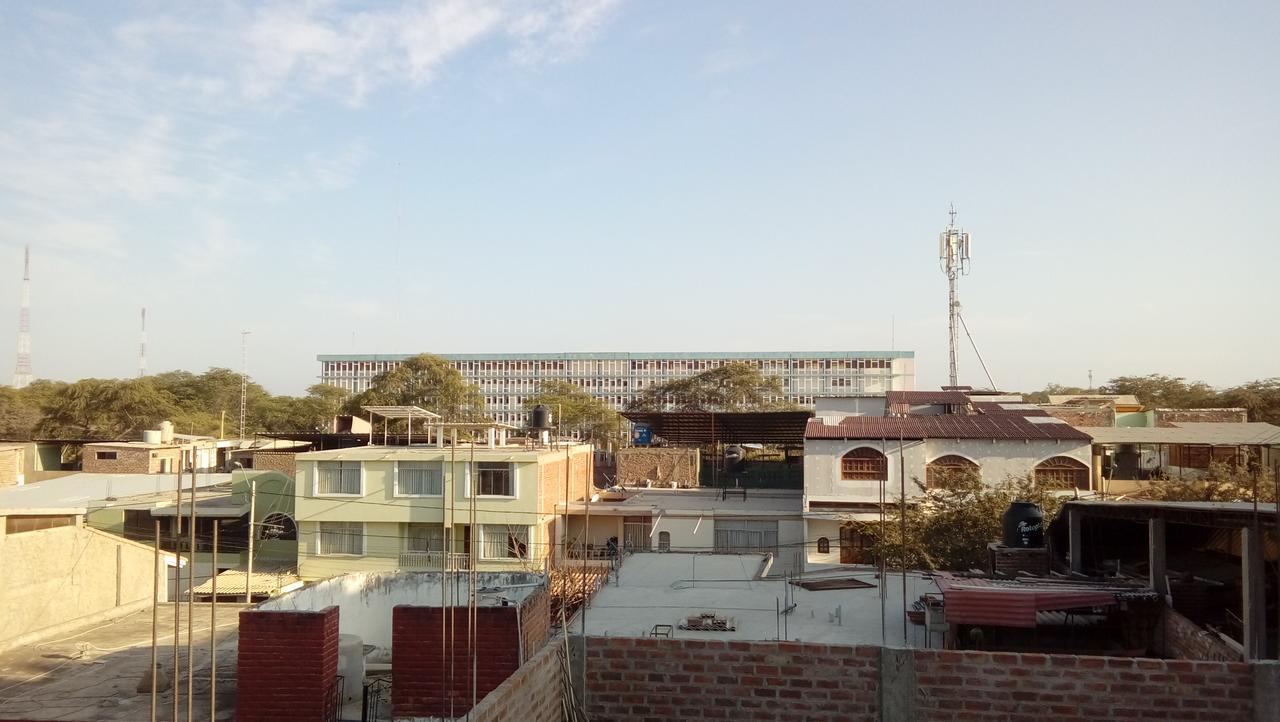 Hospedaje Residencial Los Fresnos - Miraflores Piura Esterno foto